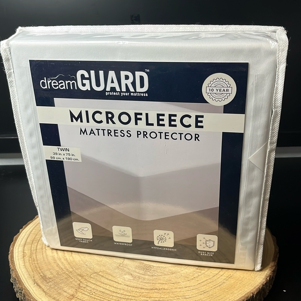 Twin size microfleece mattress protector NEW in package Dream Guard